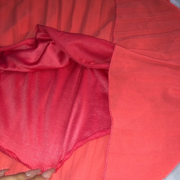 Coral dress - Picture 3 of 3